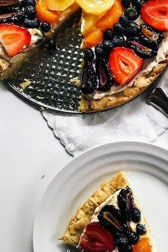 Orange-Ginger Fruit Pizza