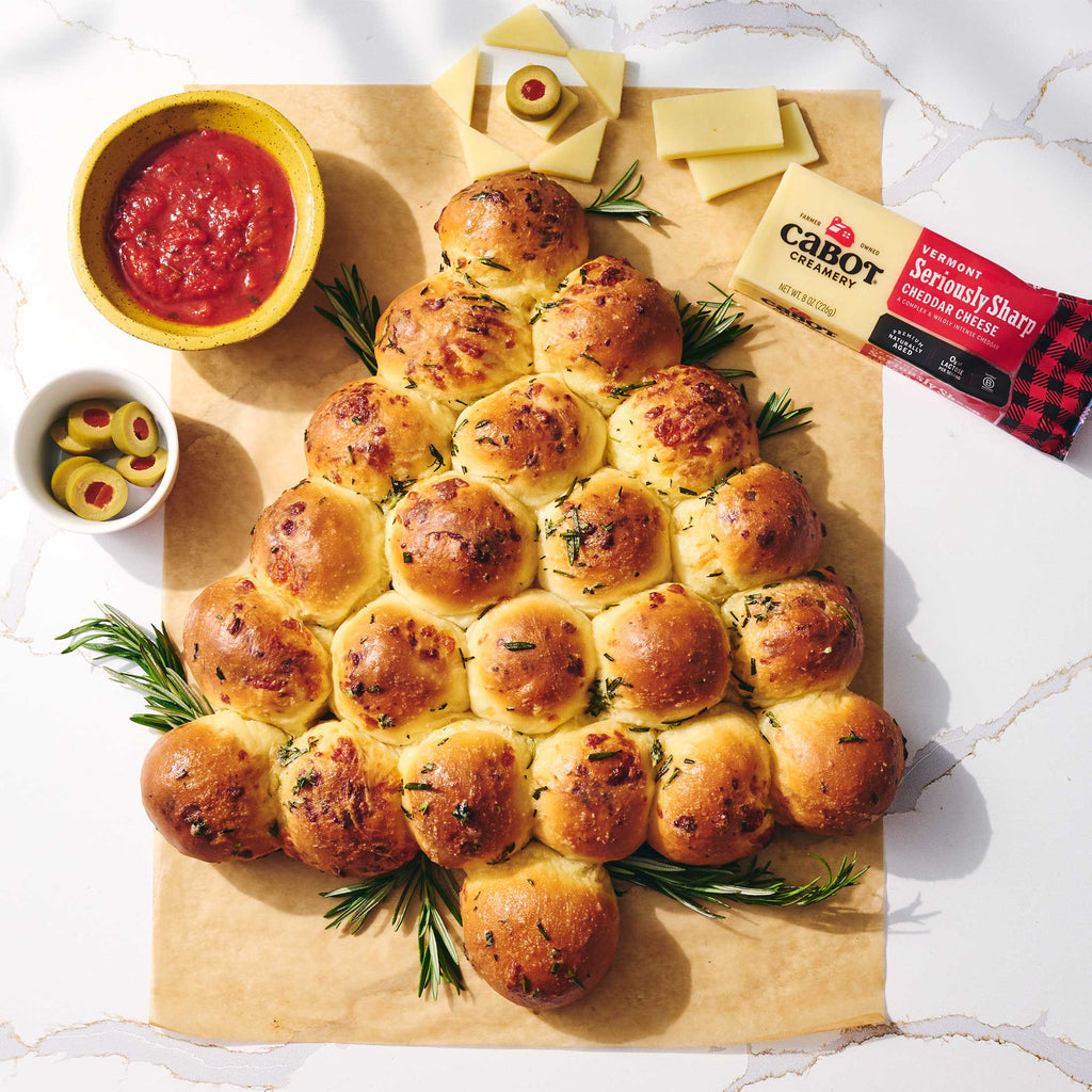 Cheesy Pull Apart Christmas Tree Rolls &ndash; Cabot Creamery