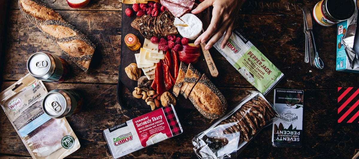 How to Build a Picnic Cheese Board