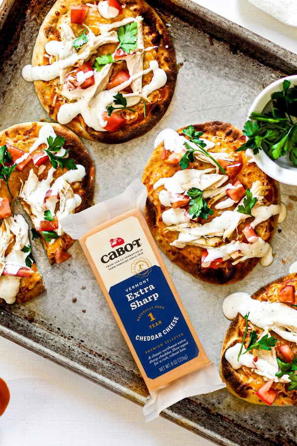 Buffalo Chicken Pita Pizzas