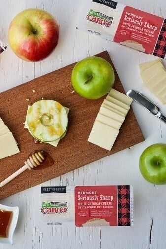 Cheddar Apple Sandwiches