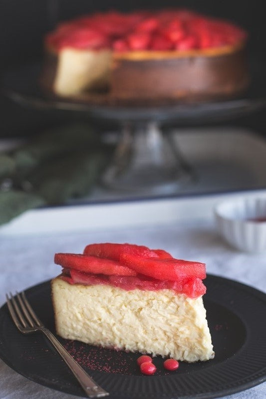 Cheddar Cheesecake with Candied Apple Slices
