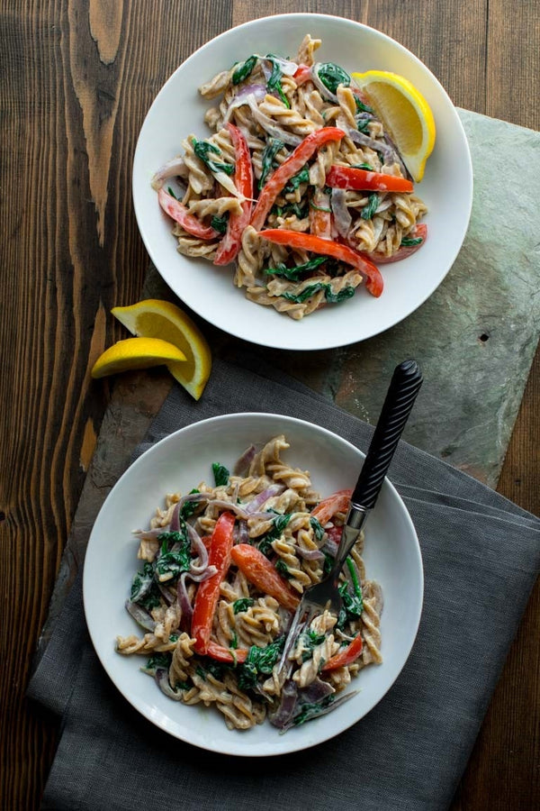 Chickpea Pasta with Spinach and Peppers