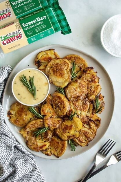 Crispy Garlic Smashed Potatoes with Cheddar Rosemary Dip