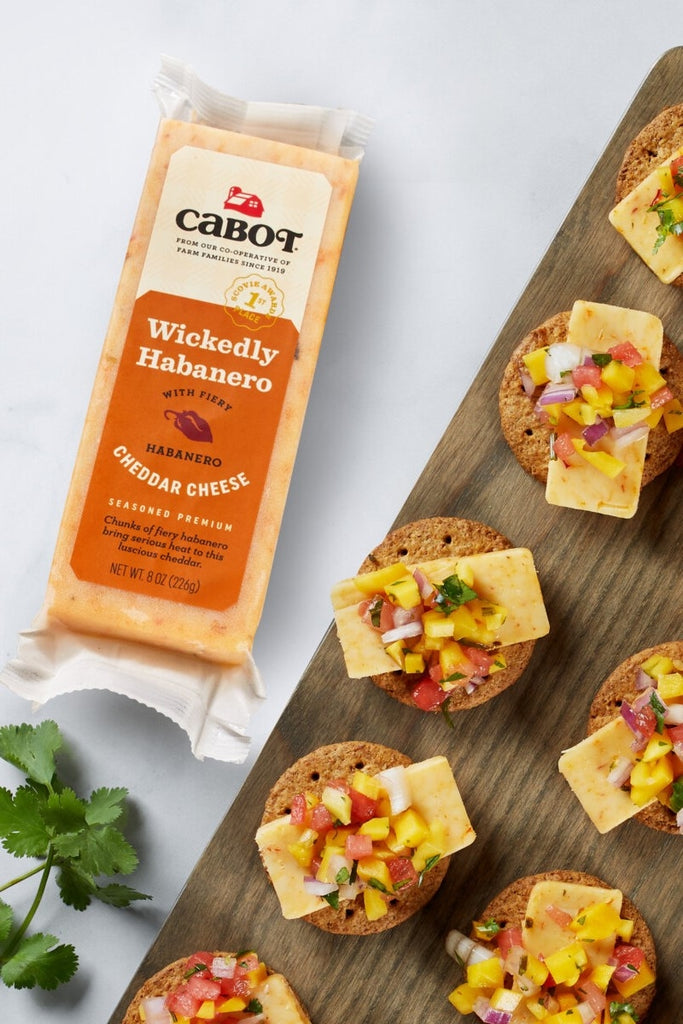 Cracker Appetizer with Habanero Cheddar & Mango Salsa