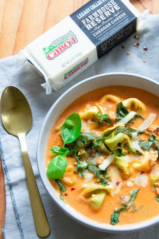 Instant Pot Creamy Tomato Tortellini Soup
