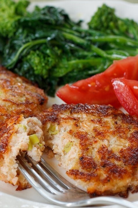 Simple Salmon Cakes with Greek Yogurt