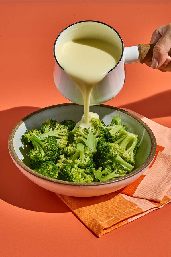 How to Make Cheddar Cheese Sauce