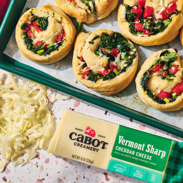 Stuffed Spinach Cheddar Holiday Rolls