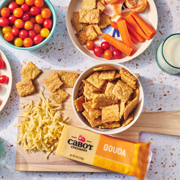 Cheesy Gouda Crackers