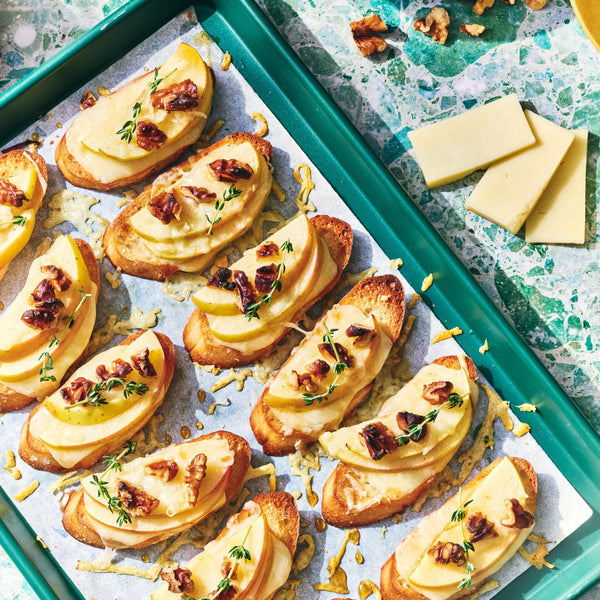 Apple & Cheddar Crostini