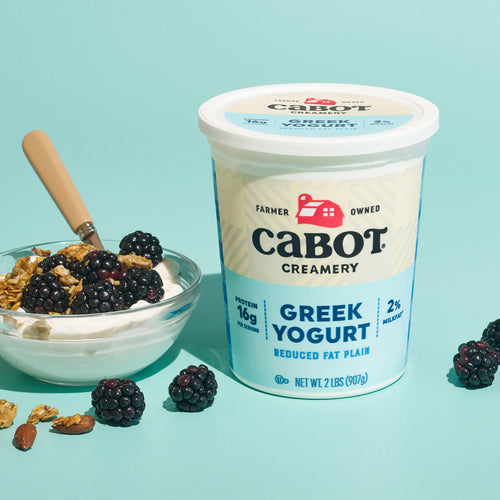 Cabot Reduced Fat Plain Greek Yogurt with Blackberries and Granola